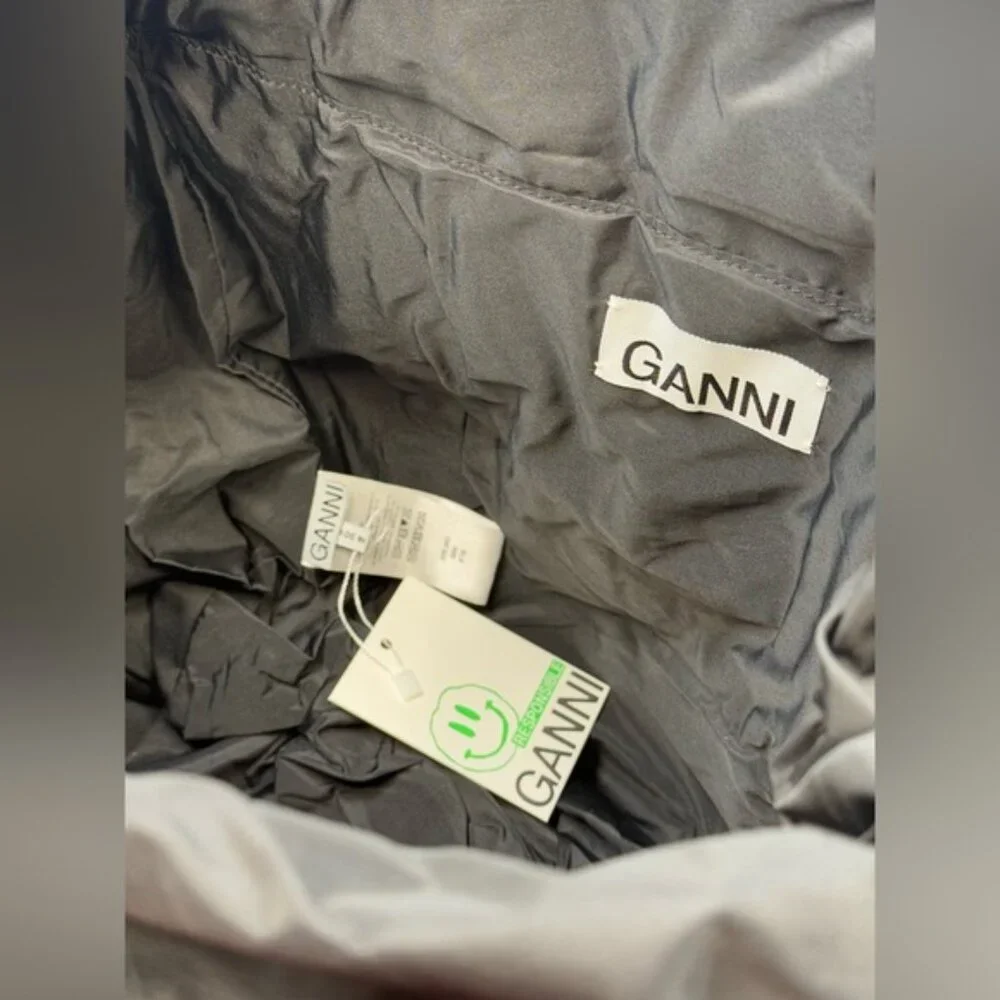 🆕 GANNI 🧿 NWT Medium Recycled Tech Tote, Kalamata & Burgundy - Picture 10 of 12